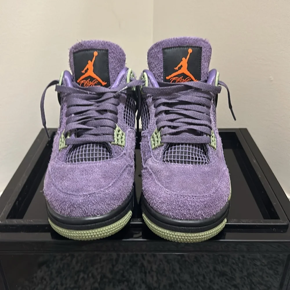 Jordan 4 retro ( canyon purple ) size 11 US men - Picture 2 of 9